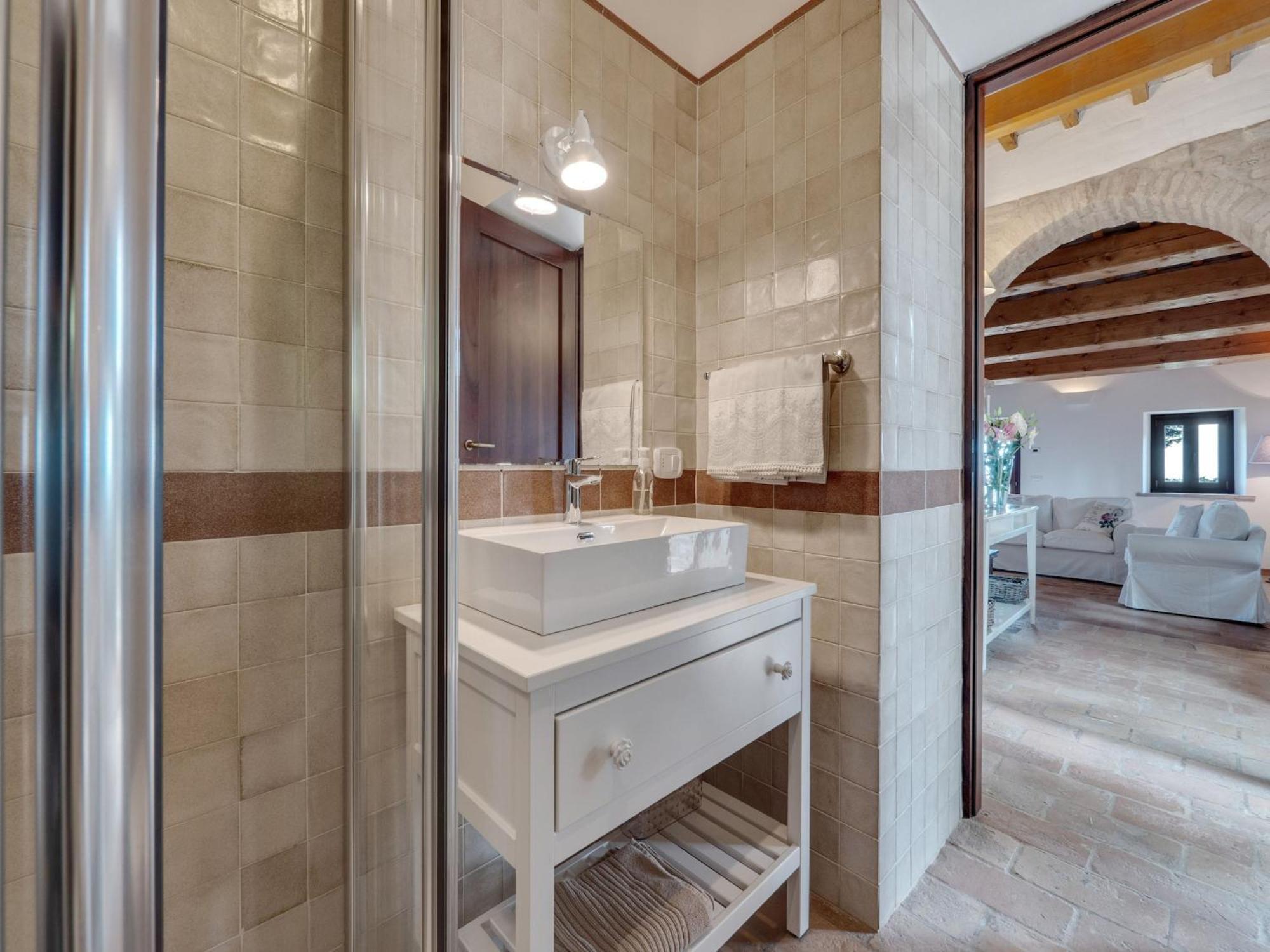 Stunning Apartment In Mombaroccio Near Metauro River Exterior foto